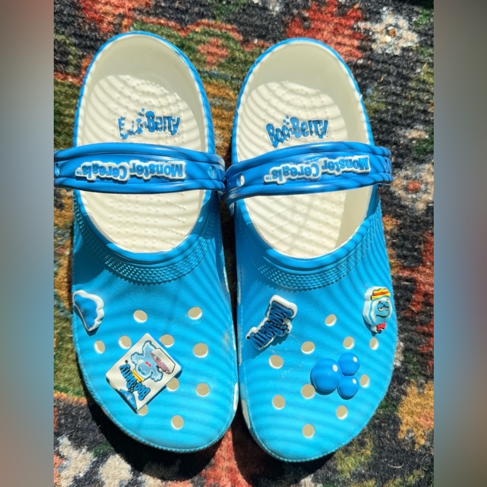 CROCS Classic BOO BERRY - Unisex M9 W11